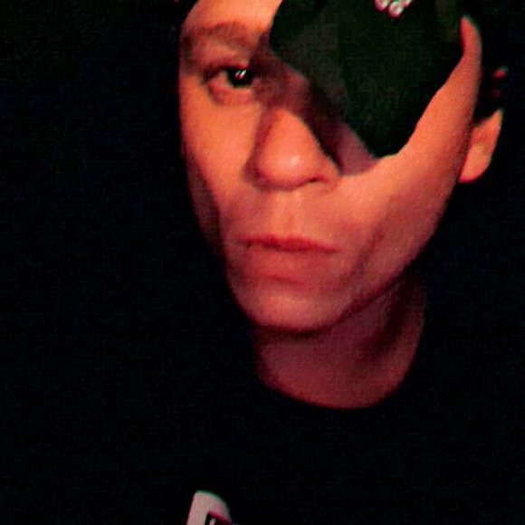 Meet your Posher, Evan - Picture 4 of 6